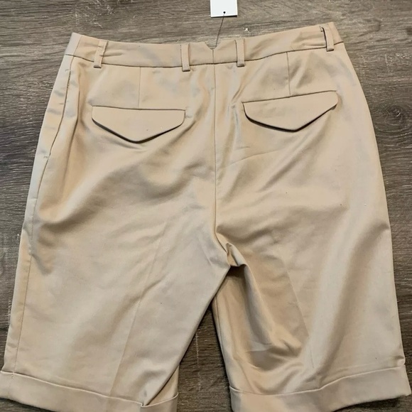 Saks 5th Avenue Size 4 Shorts - Picture 2 of 5
